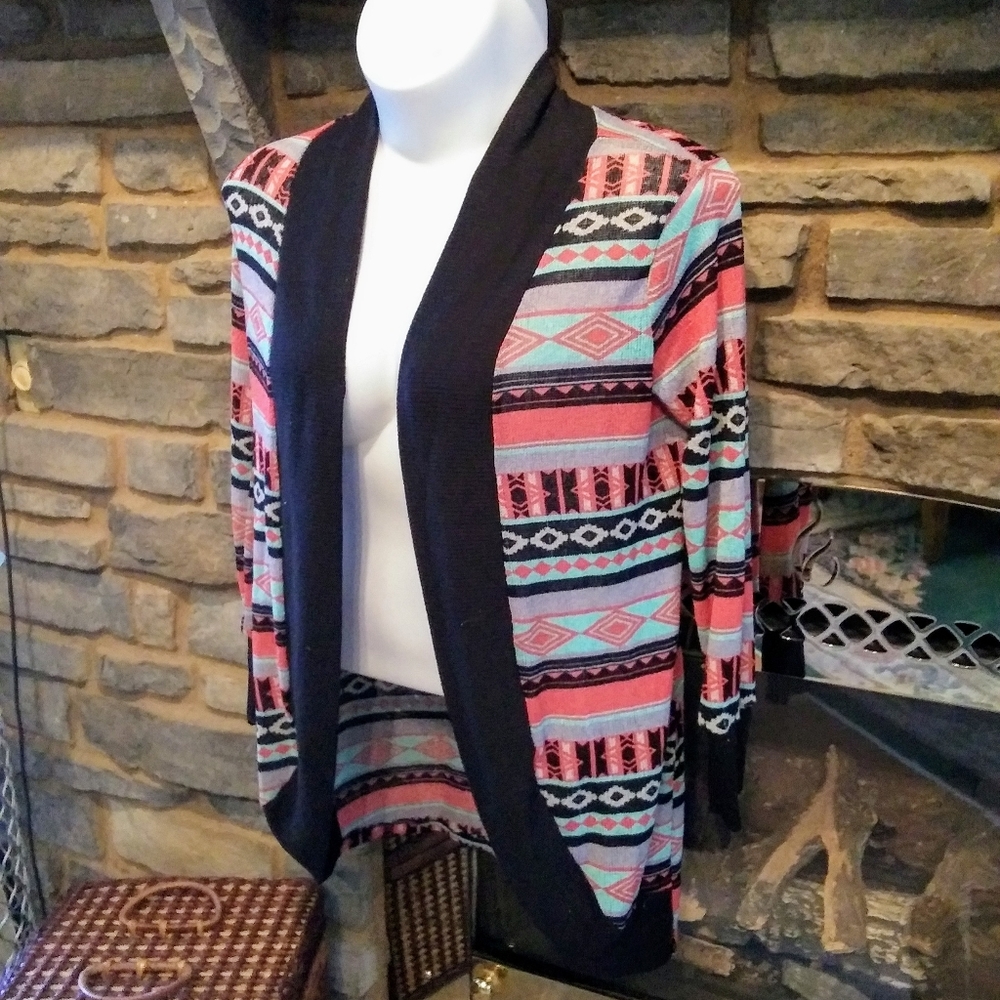 ⭐Stunning Cardigan Aztec style
